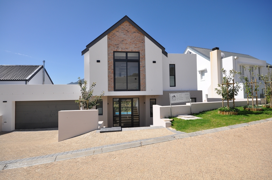 3 Bedroom Property for Sale in La Roche Western Cape
